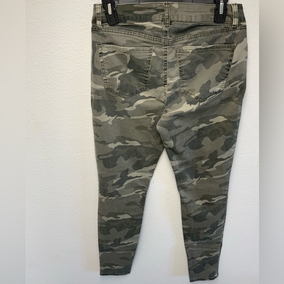 Army Print Skinny Jeans - Picture 3 of 5